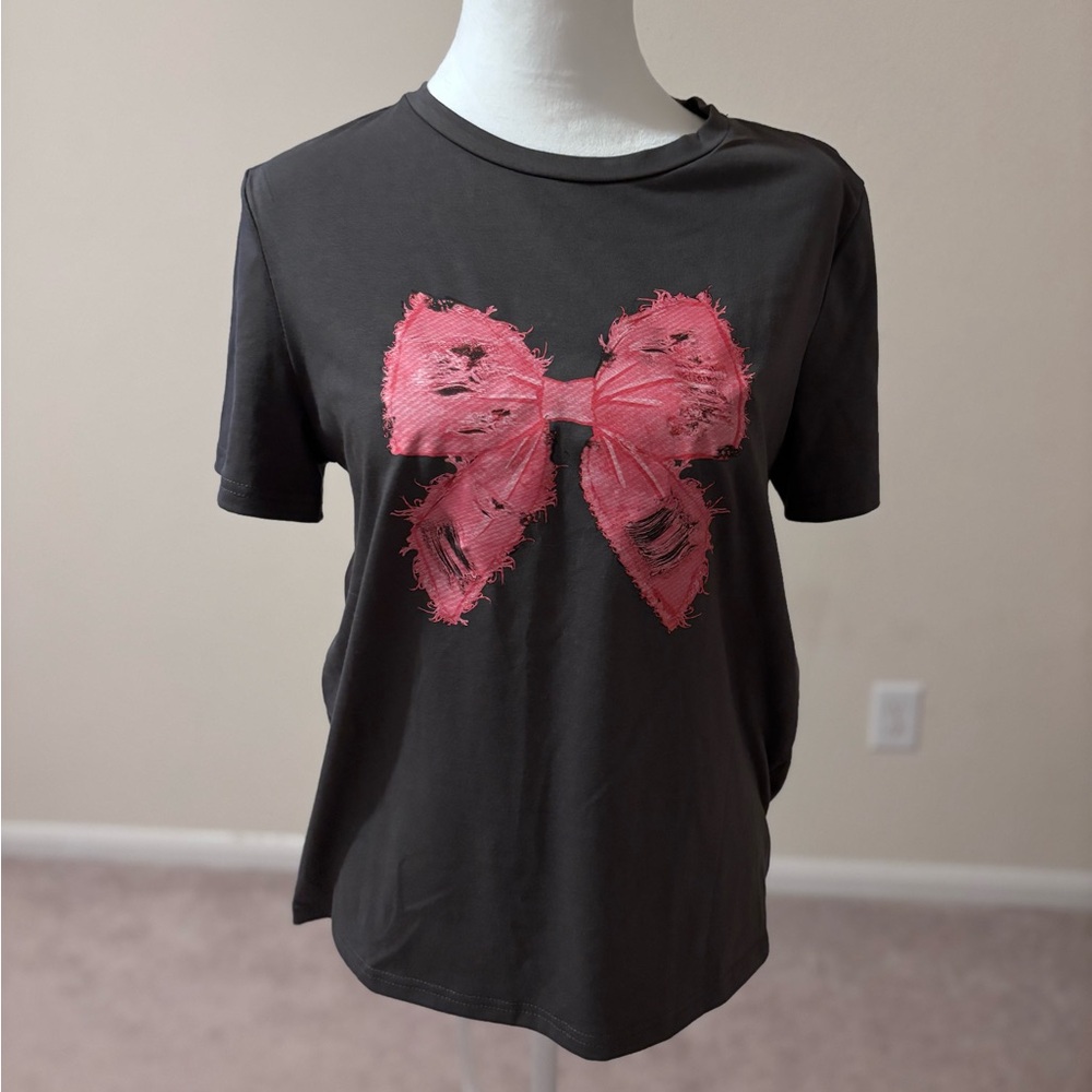 SHEIN Gray Graphic Tee with Pink Bow